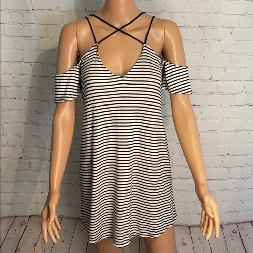 Silence + noise NWT black and white stripped summer dress size xs